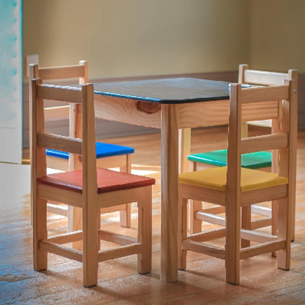 Mesa Infantil com tampo giz com 4 cadeiras